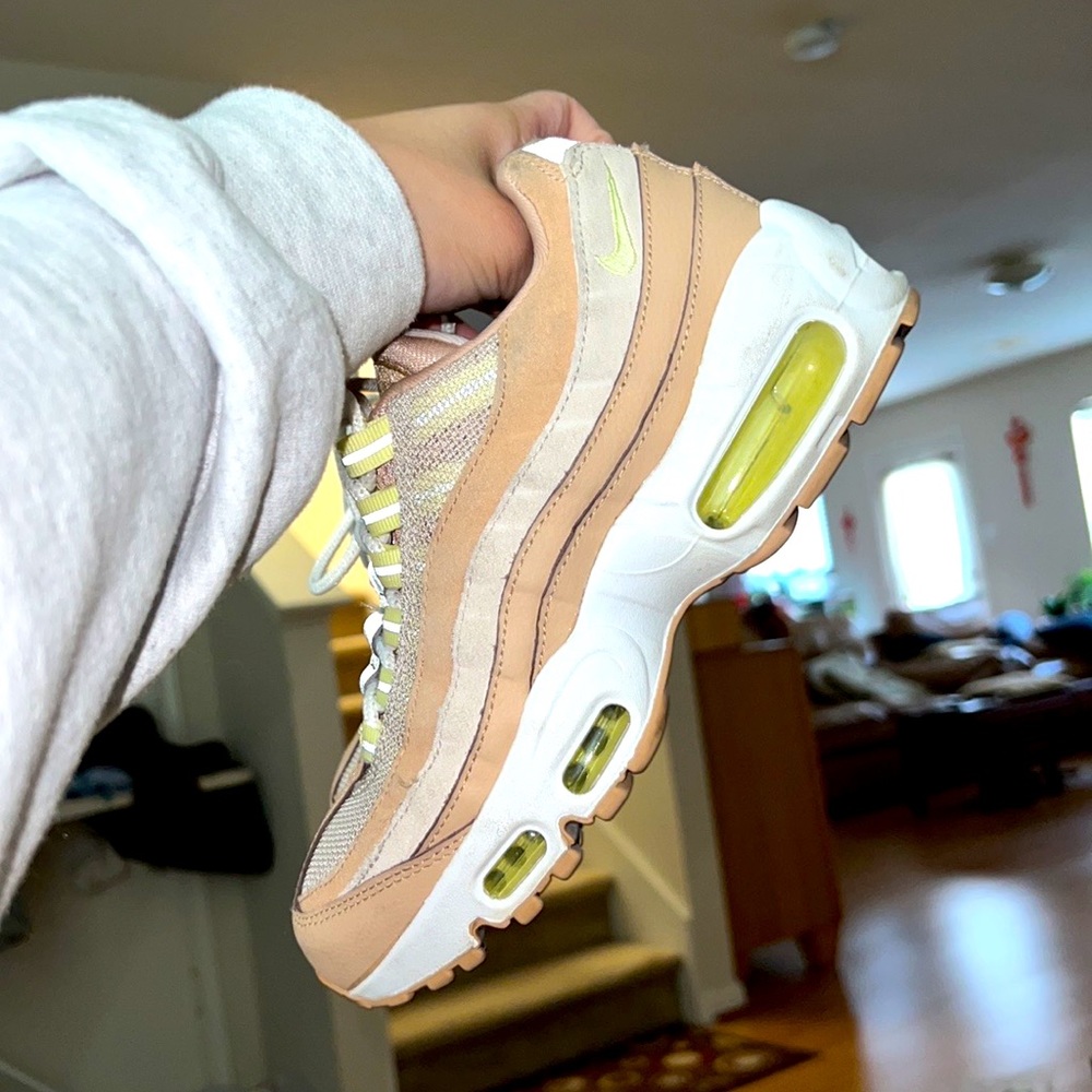 Beige airmax 95